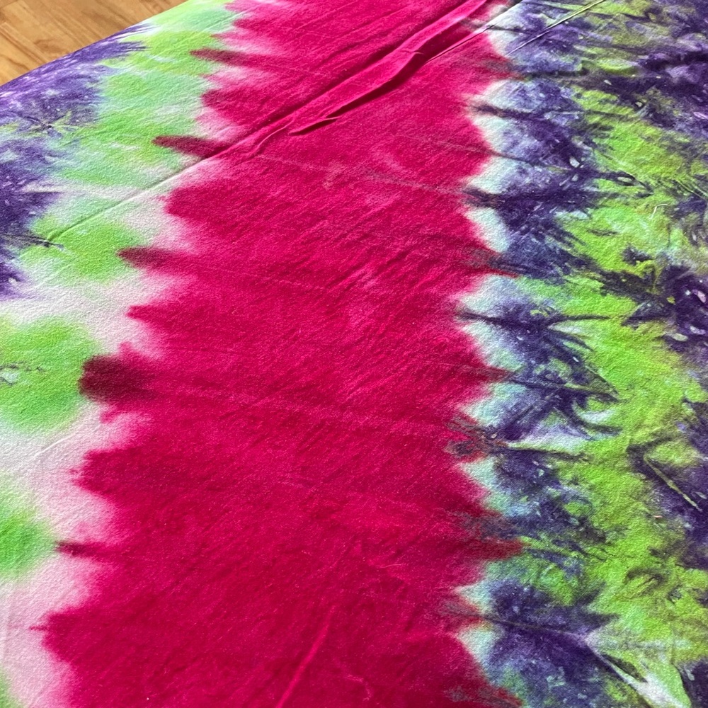 Tie dyed Queen Bedsheet set - Picture 4 of 12
